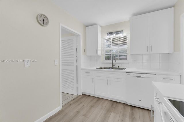 3504 NW 85th Ave B, Coral Springs, FL 33065