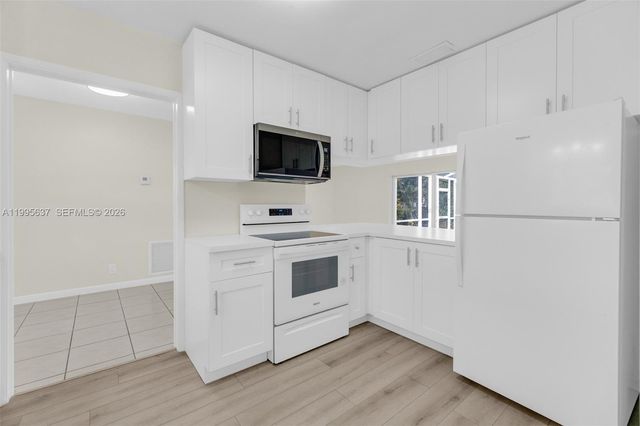 3504 NW 85th Ave B, Coral Springs, FL 33065