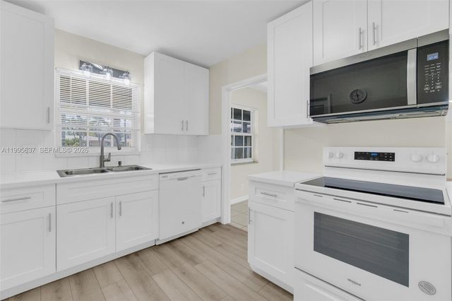 3504 NW 85th Ave B, Coral Springs, FL 33065