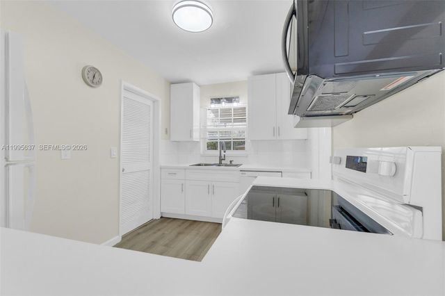 3504 NW 85th Ave B, Coral Springs, FL 33065