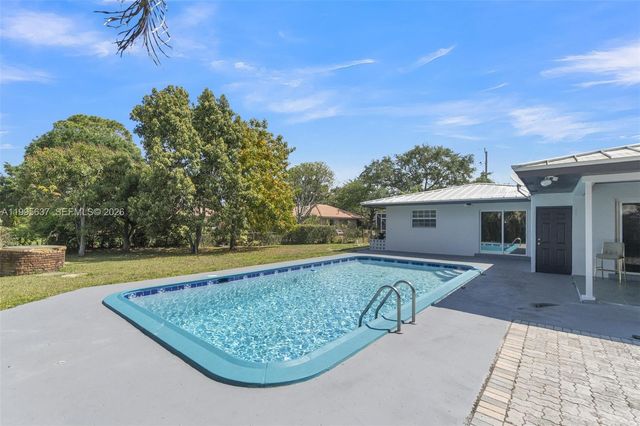 3504 NW 85th Ave B, Coral Springs, FL 33065