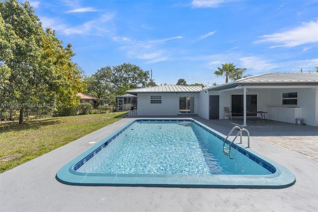 3504 NW 85th Ave B, Coral Springs, FL 33065