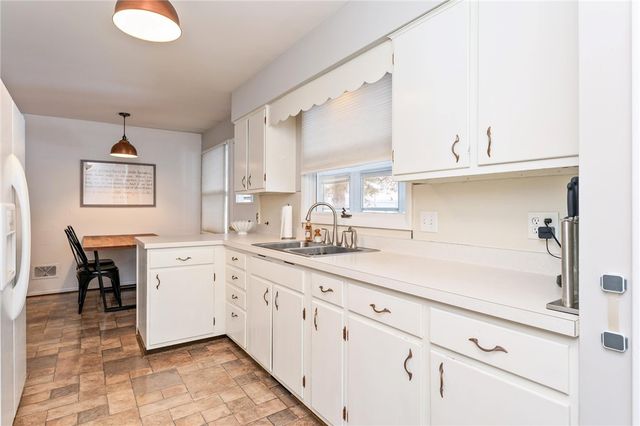 126 High St, Avon, NY 14414