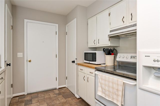 126 High St, Avon, NY 14414