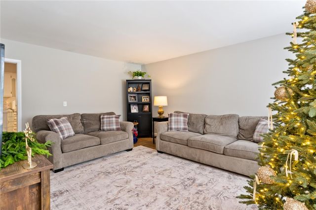 126 High St, Avon, NY 14414