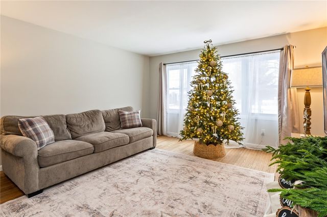 126 High St, Avon, NY 14414