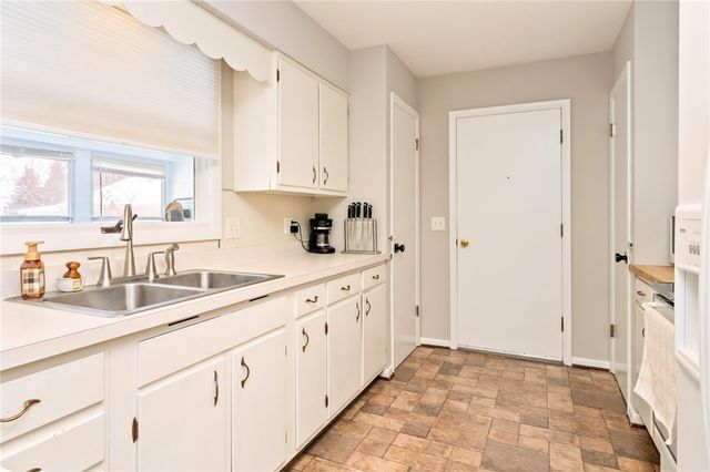 126 High St, Avon, NY 14414