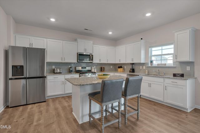 2202 Rosebank Way, Mebane, NC 27302