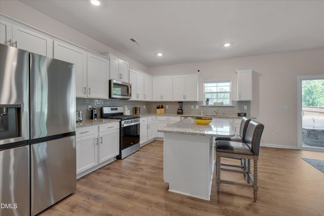 2202 Rosebank Way, Mebane, NC 27302