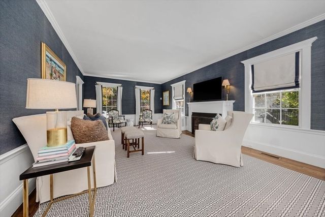 25 Irving St, Hingham, MA 02043