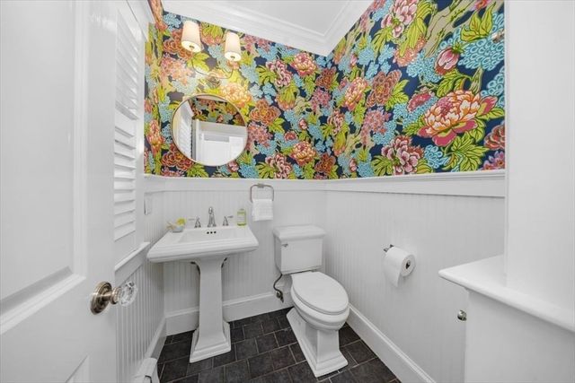 25 Irving St, Hingham, MA 02043