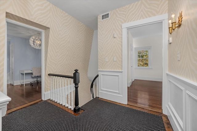 25 Irving St, Hingham, MA 02043