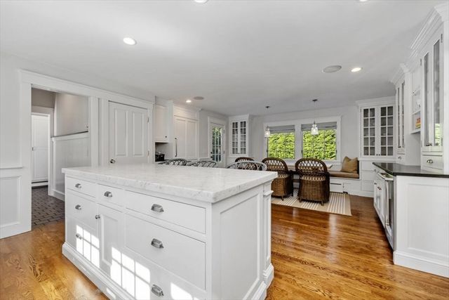 25 Irving St, Hingham, MA 02043