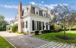 25 Irving St, Hingham, MA 02043