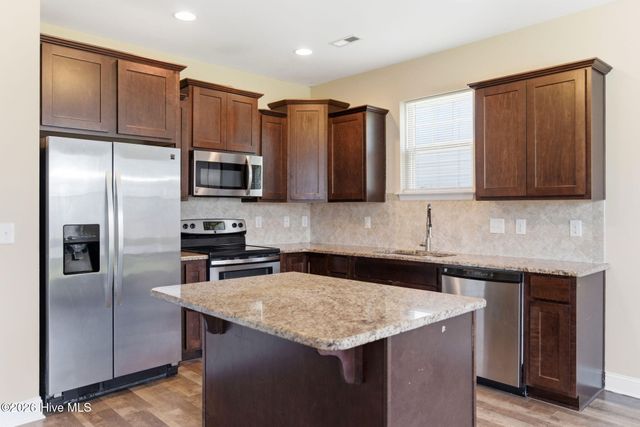 819 Heart Wood Loop Road NE, Leland, NC 28451