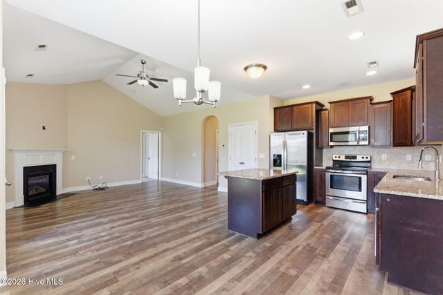 819 Heart Wood Loop Road NE, Leland, NC 28451