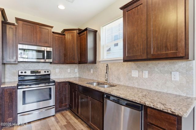819 Heart Wood Loop Road NE, Leland, NC 28451