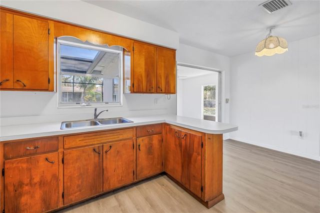 4461 MACEACHEN BOULEVARD, Sarasota, FL 34233