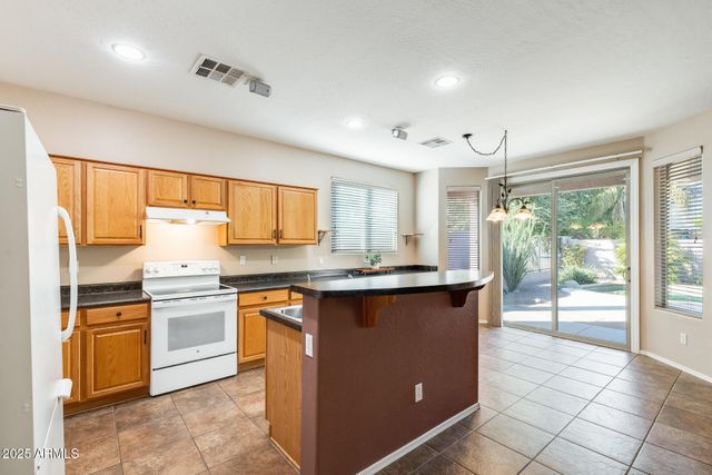 10322 W ROANOKE Avenue, Avondale, AZ 85392