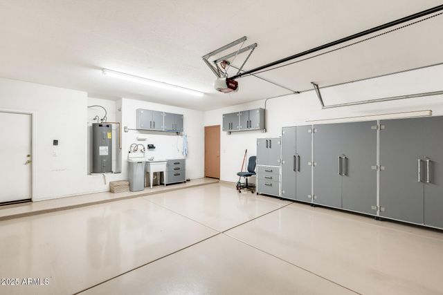 10322 W ROANOKE Avenue, Avondale, AZ 85392