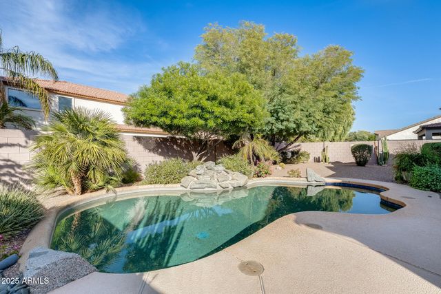 10322 W ROANOKE Avenue, Avondale, AZ 85392