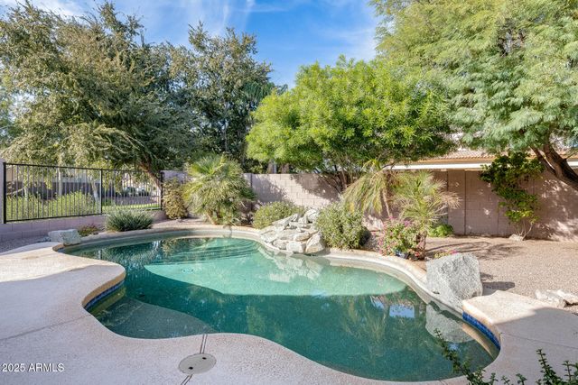 10322 W ROANOKE Avenue, Avondale, AZ 85392