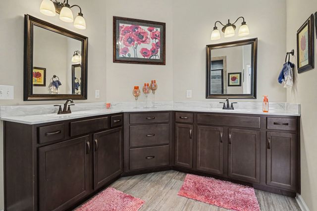 538 Low Country Ct, Clarksville, TN 37042