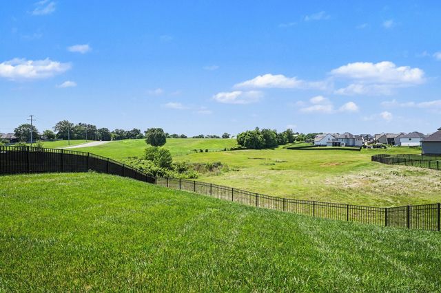 538 Low Country Ct, Clarksville, TN 37042