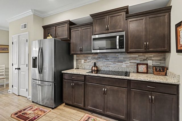 538 Low Country Ct, Clarksville, TN 37042