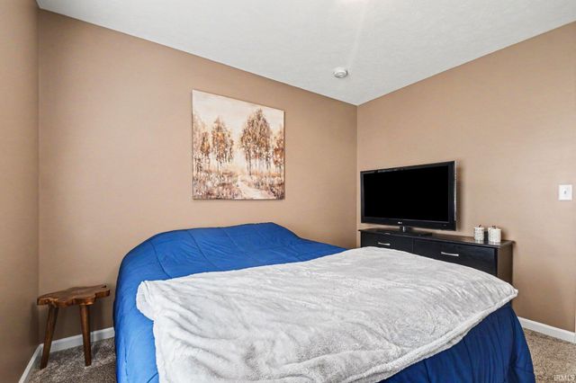 52635 Common Eider Trail, South Bend, IN 46628