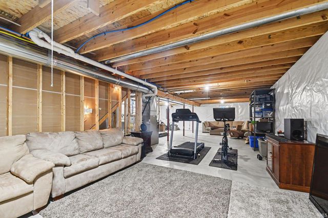 52635 Common Eider Trail, South Bend, IN 46628