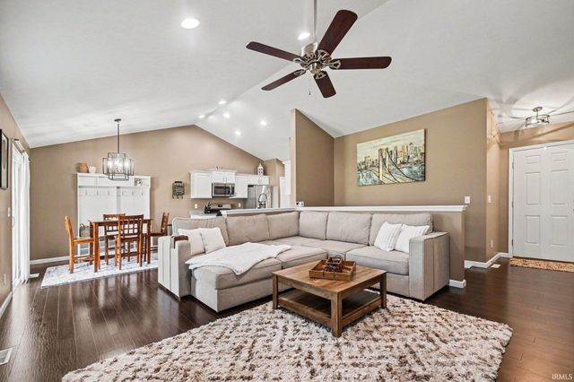 52635 Common Eider Trail, South Bend, IN 46628