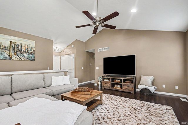 52635 Common Eider Trail, South Bend, IN 46628