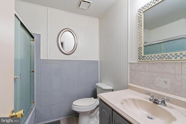 7 PAVILION ST, Toms River, NJ 08757