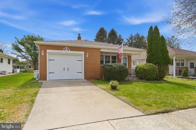 7 PAVILION ST, Toms River, NJ 08757