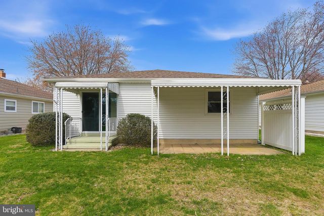 7 PAVILION ST, Toms River, NJ 08757