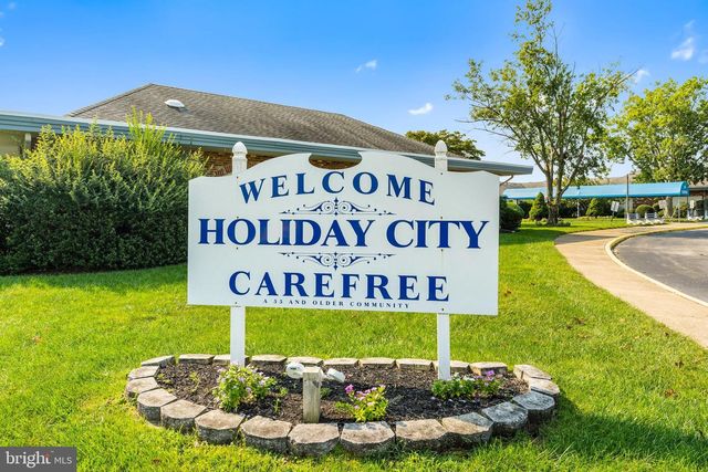 7 PAVILION ST, Toms River, NJ 08757