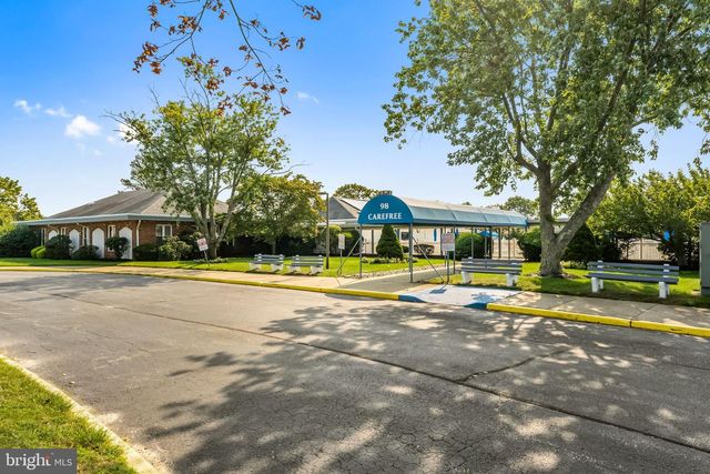 7 PAVILION ST, Toms River, NJ 08757