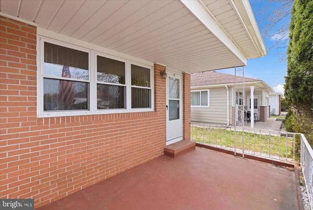 7 PAVILION ST, Toms River, NJ 08757