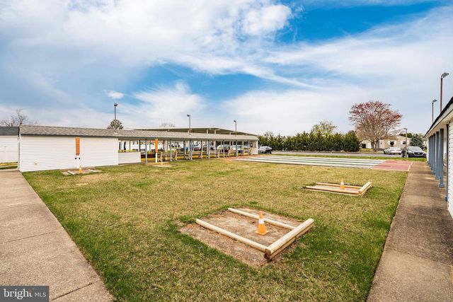 7 PAVILION ST, Toms River, NJ 08757
