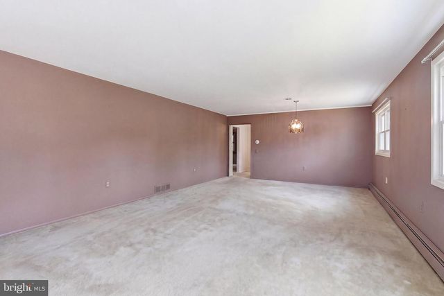 7 PAVILION ST, Toms River, NJ 08757