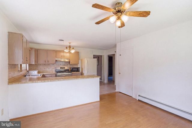7 PAVILION ST, Toms River, NJ 08757