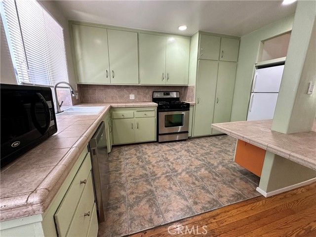 700 E Carson 3, Long Beach, CA 90807