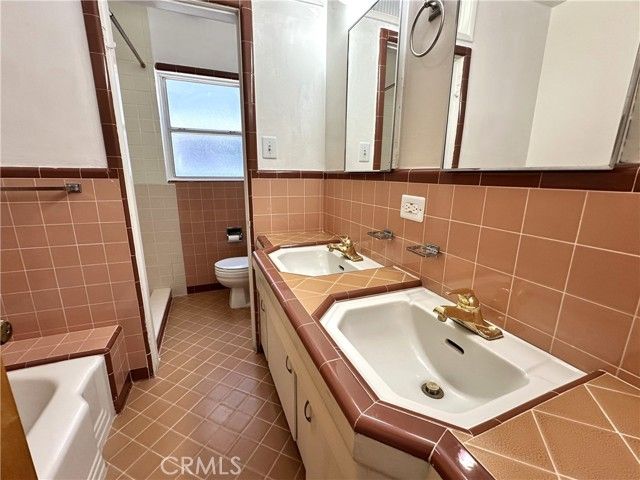 700 E Carson 3, Long Beach, CA 90807