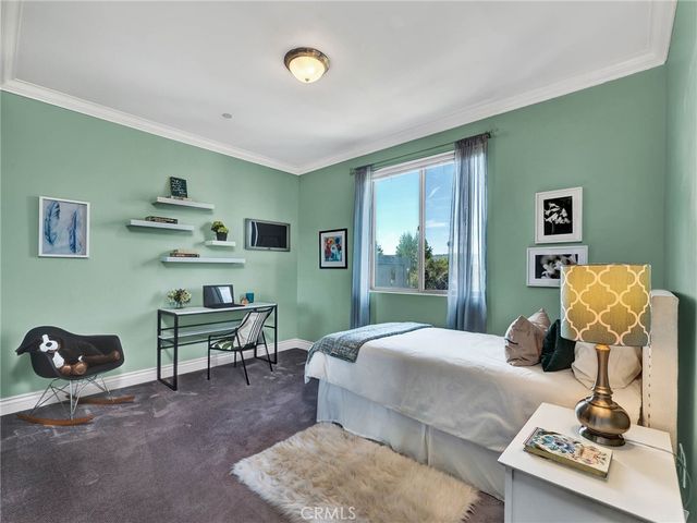 11280 La Maida 401, North Hollywood, CA 91601