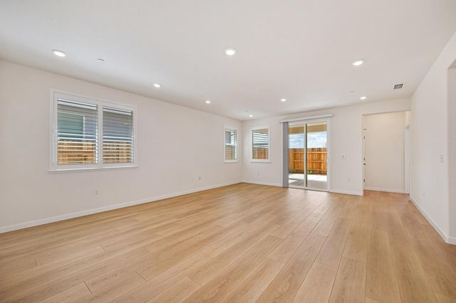 1120 Mallory Ridge St, Roseville, CA 95747