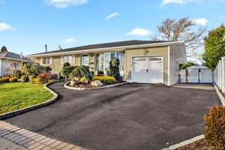 78 Redwood Lane, Massapequa Park, NY 11762