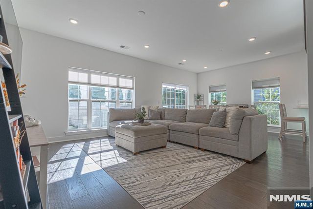 49 Harvest, Little Falls, NJ 07424