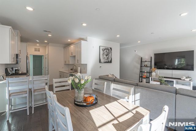 49 Harvest, Little Falls, NJ 07424
