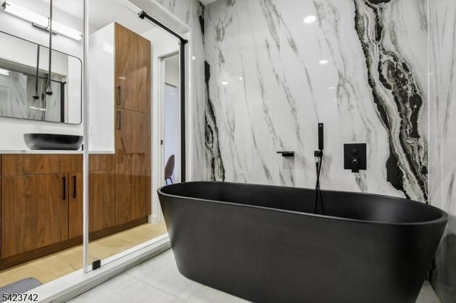 8 Rand Dr, West Orange Twp., NJ 07052